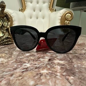 Elegant Black Sunglasses -NWT